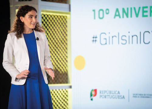 Joana Rafael no palco do Girls in ICT Day