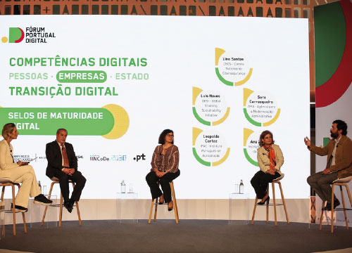 Marta Atalaya, Leopoldo Cortez, Sara Carrasqueiro, Ana Ramalho e Lino Santos no Fórum Portugal digital